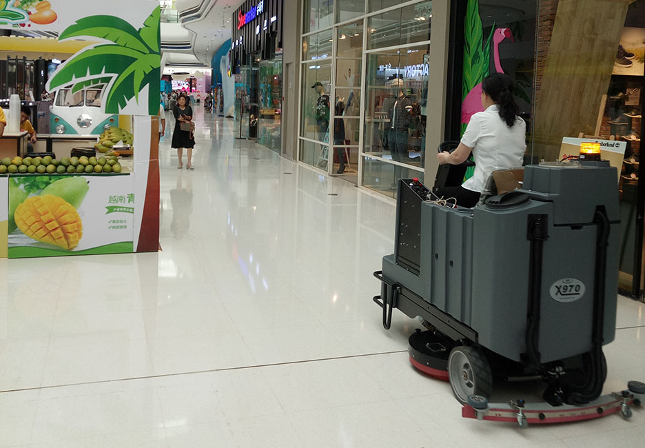 江西大型清潔設(shè)備多功能洗地機(jī)和電動(dòng)<a href=http://www.zghs123.cn target=_blank class=infotextkey>掃地車生產(chǎn)廠</a>